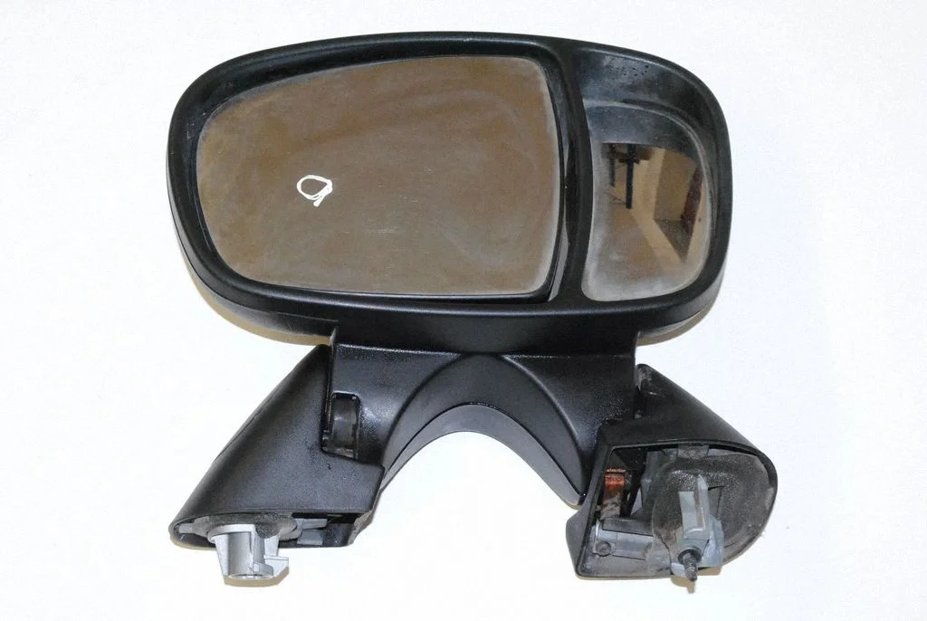 Front door electric wing mirror – right