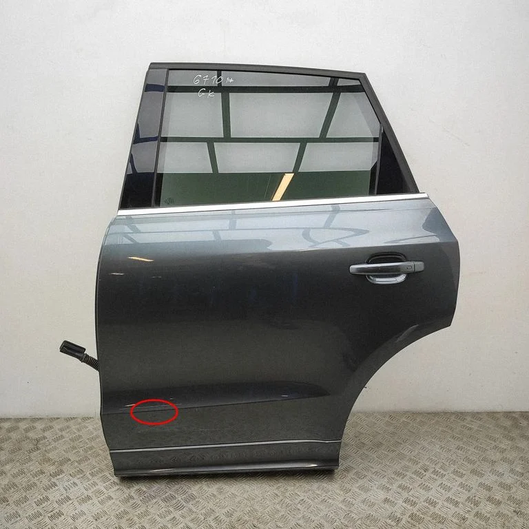 Aizmugurējās durvis 8K0959811A