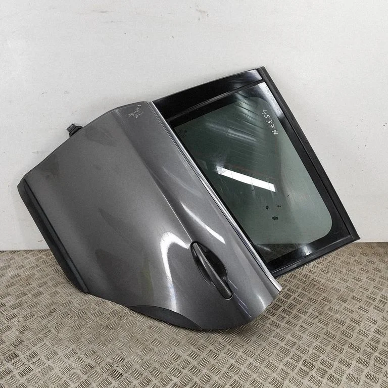 Aizmugurējās durvis 9802969780