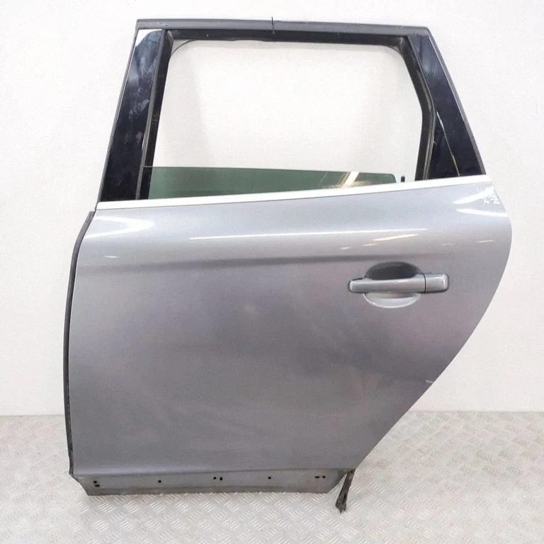 Aizmugurējās durvis 3374940