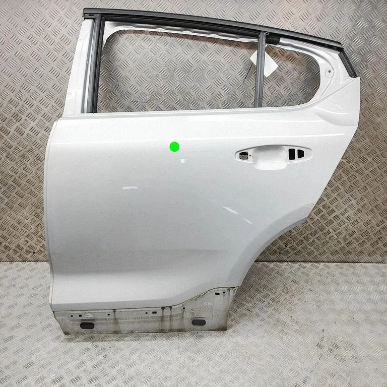 Aizmugurējās durvis 32399016