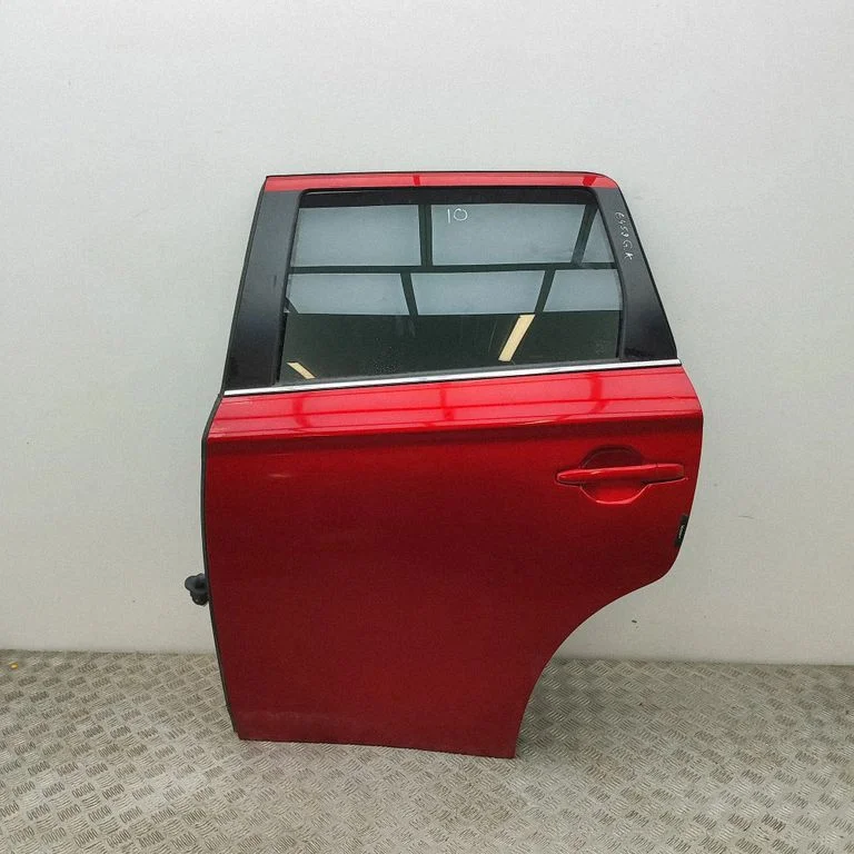 Aizmugurējās durvis 5730B951