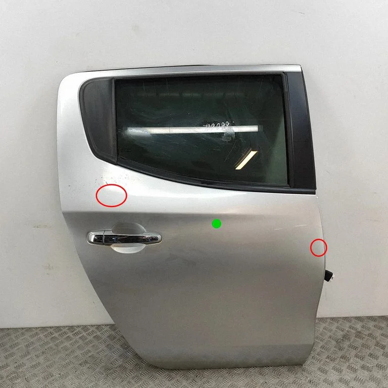 Aizmugurējās durvis 38159610