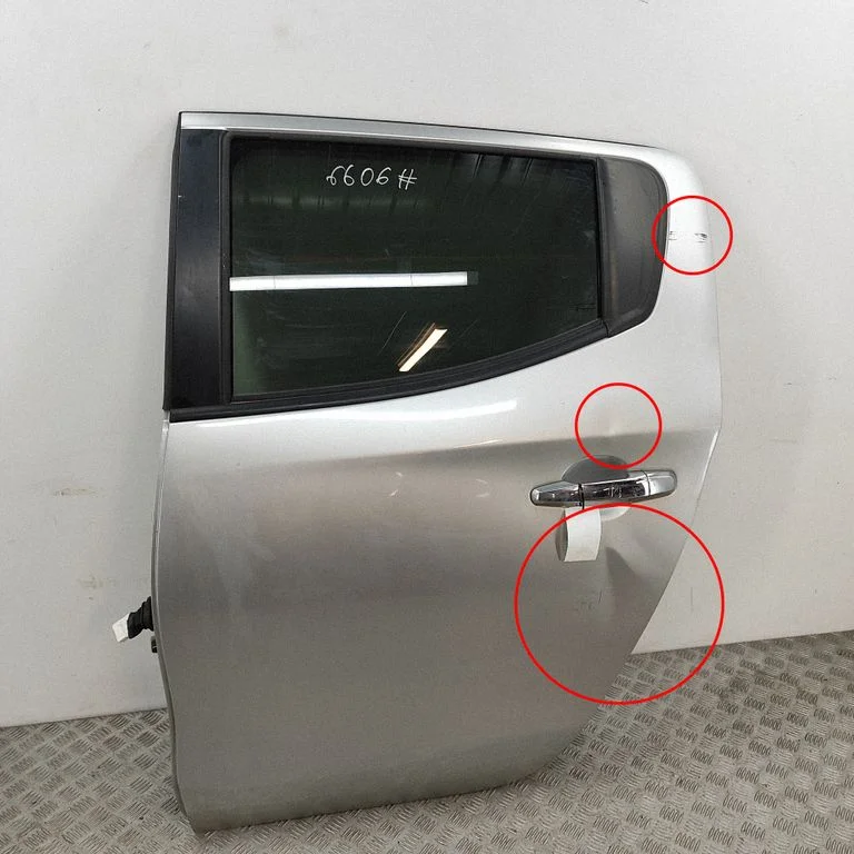 Aizmugurējās durvis 5730B491
