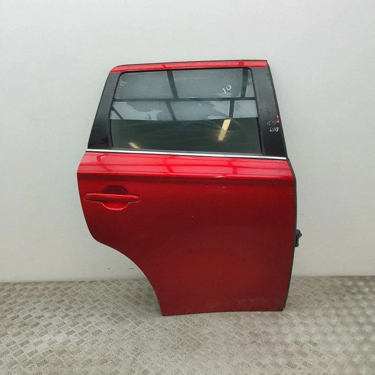 Aizmugurējās durvis 5730B952