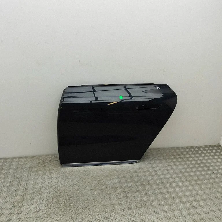 Aizmugurējās durvis A2977322300