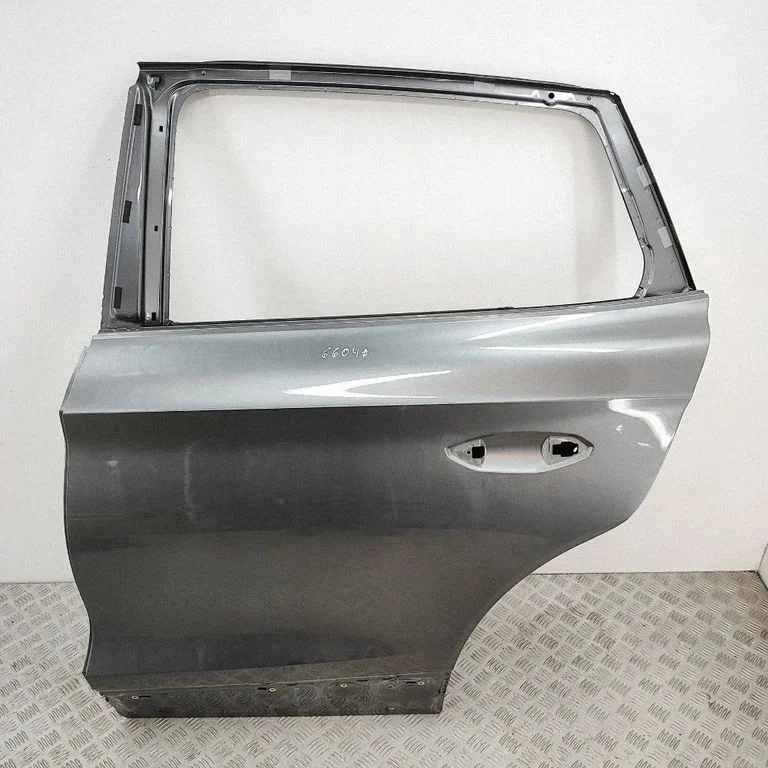 Aizmugurējās durvis 5LG833051A