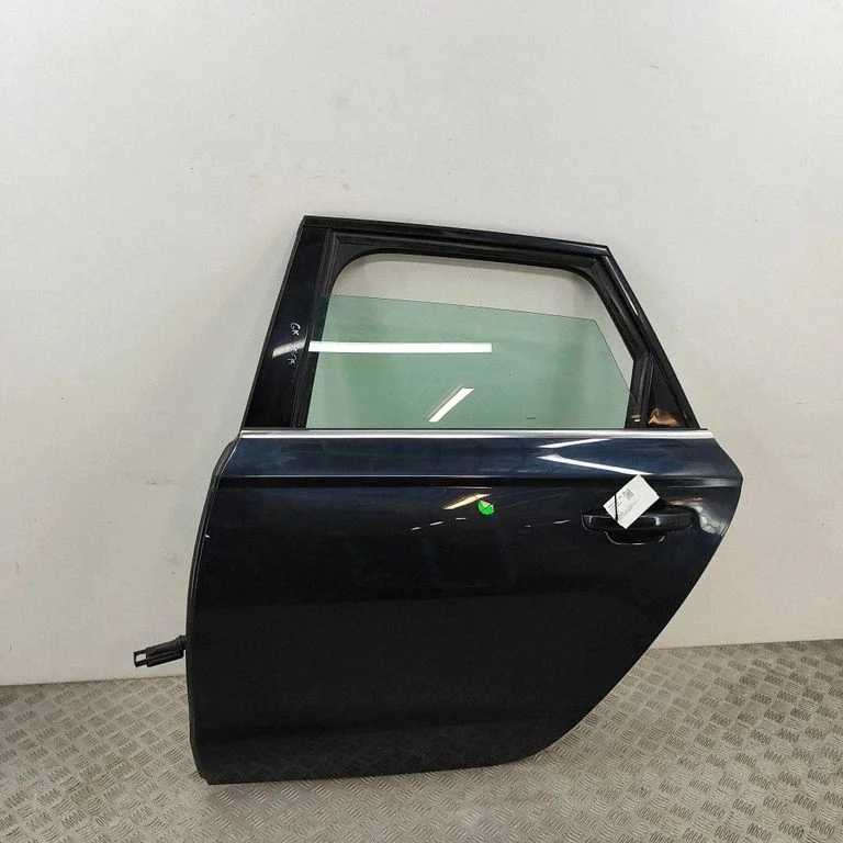 Drzwi tylne 4G9833051