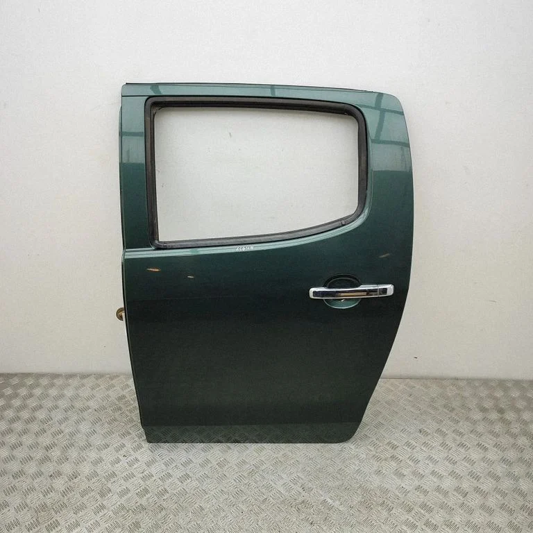 Aizmugurējās durvis 8981082195