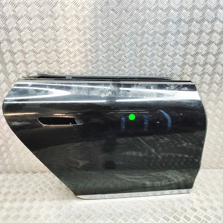 Aizmugurējās durvis A2977305200