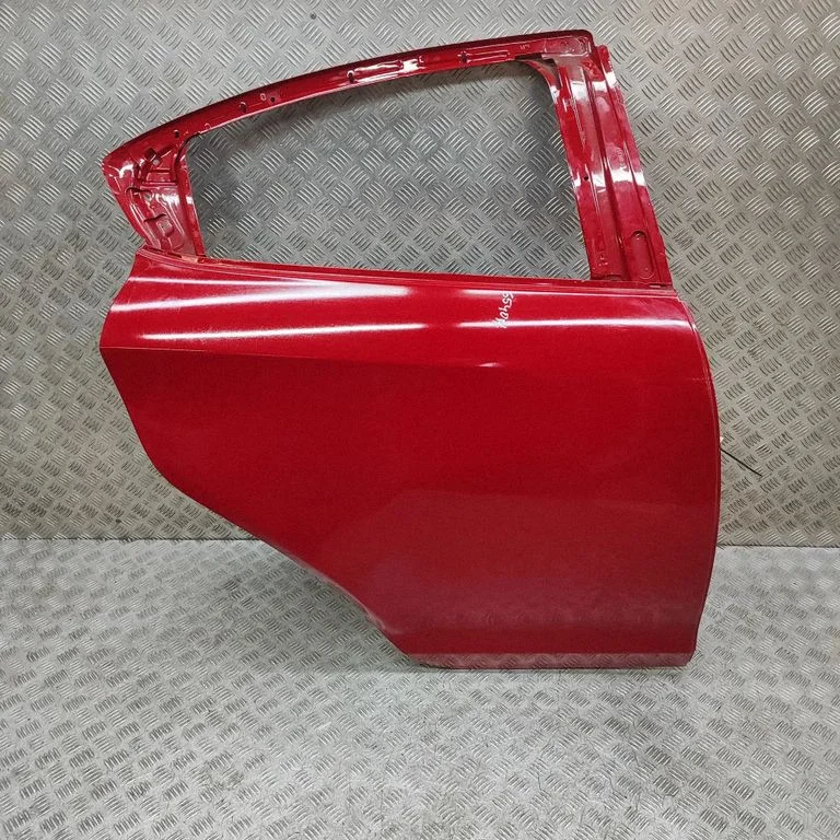 Aizmugurējās durvis 50509298