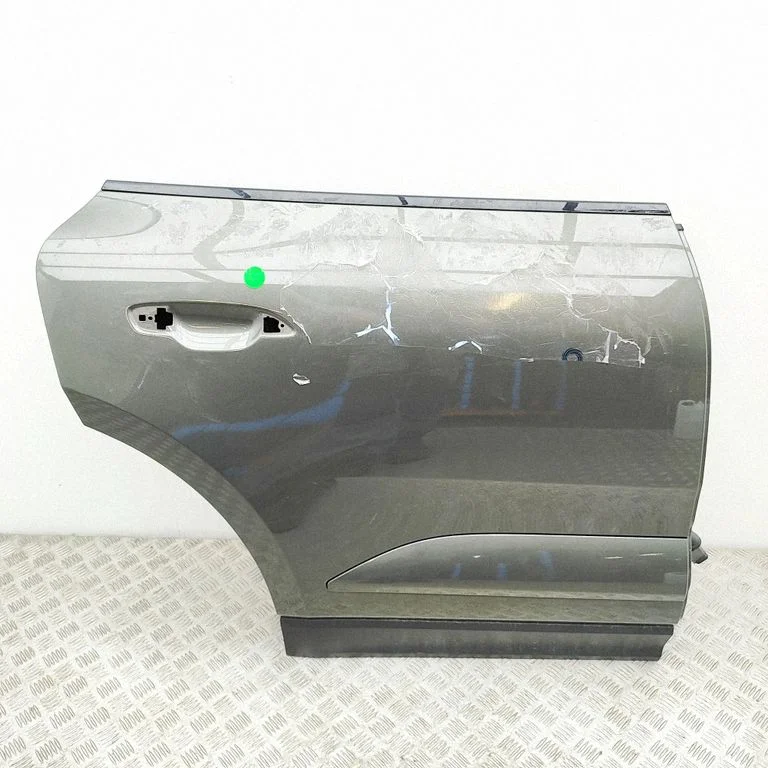Rear door 95C833052Y