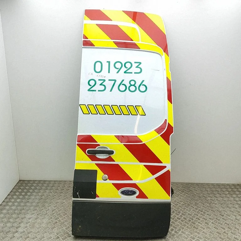 Aizmugurējās durvis KK31V40010CA