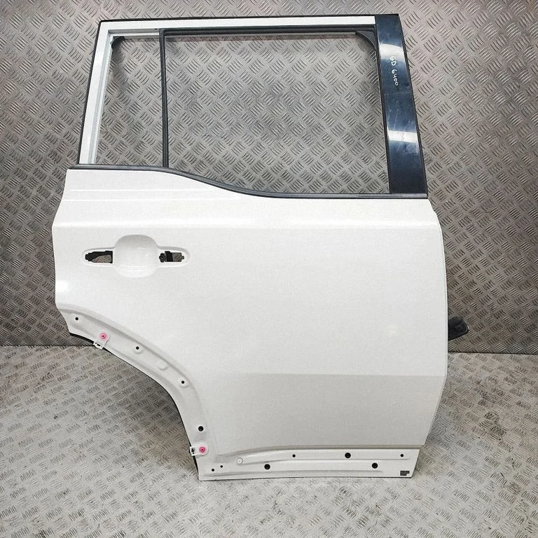 Aizmugurējās durvis 6700360600
