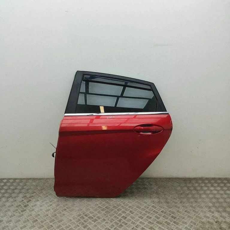 Aizmugurējās durvis C1BBA045H23AC