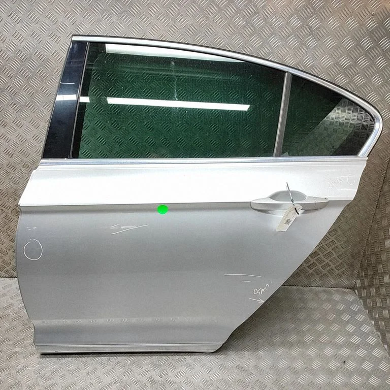 Rear door 3G5833311E