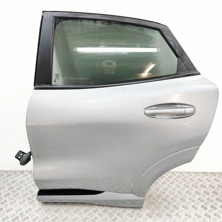Aizmugurējās durvis LU5T14B534AE