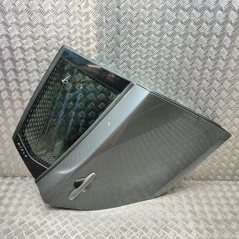 Aizmugurējās durvis 32351000