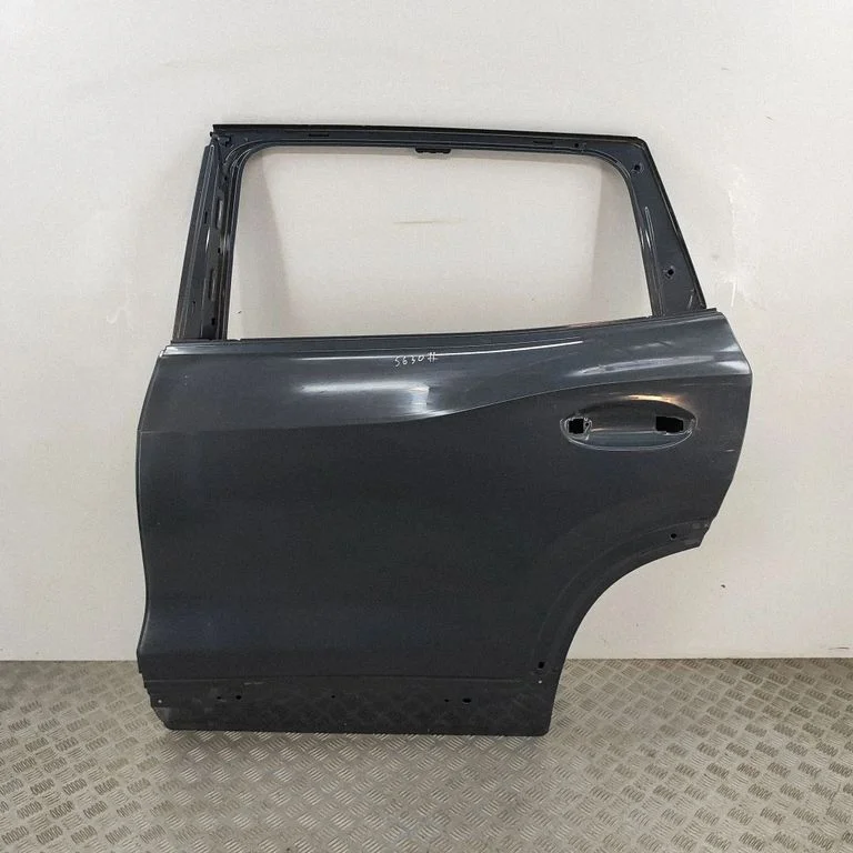 Aizmugurējās durvis 57L833055