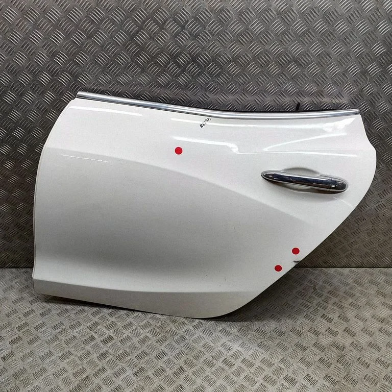 Aizmugurējās durvis 673008062