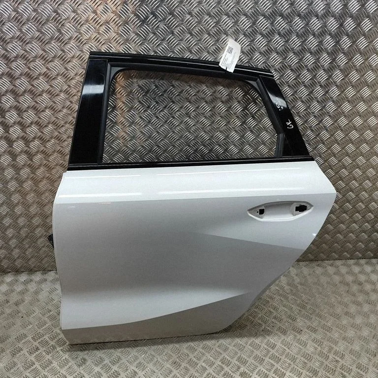 Drzwi tylne 8Y4833051