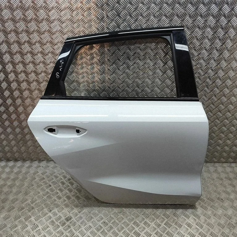 Drzwi tylne 8Y4833052A