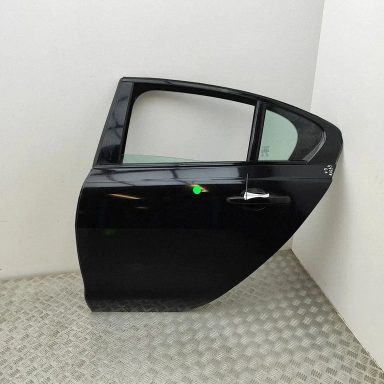 Aizmugurējās durvis GX7324631AA
