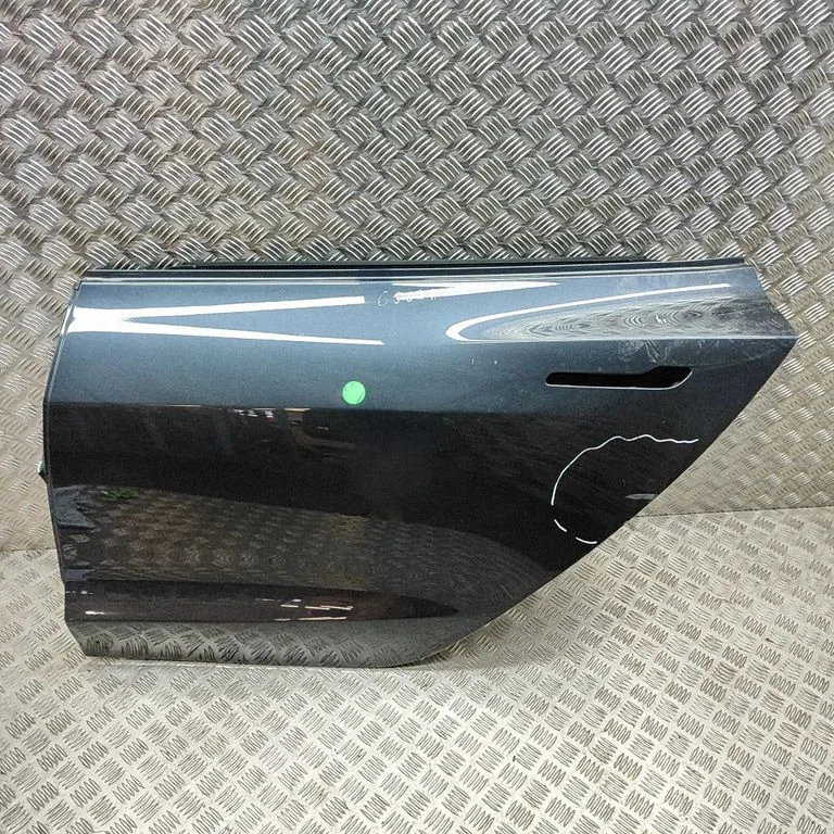 Rear door 1751847ECG