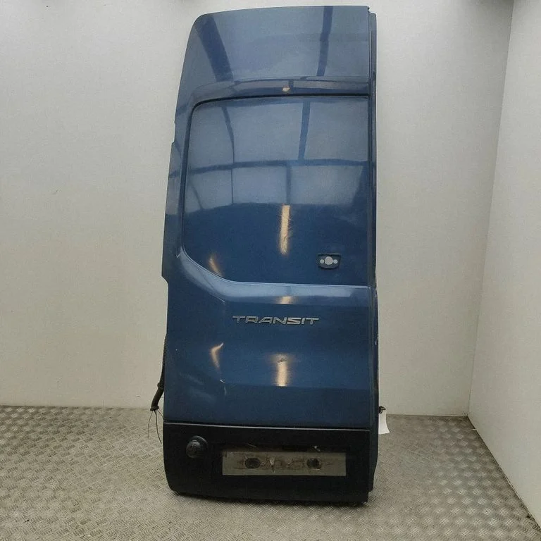 Aizmugurējās durvis PBK31V40011CG