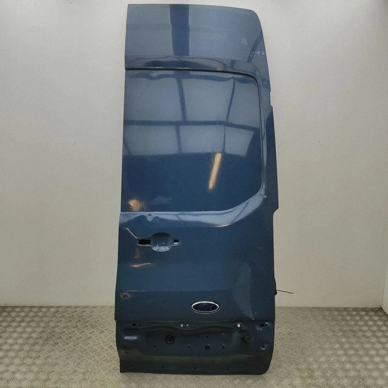 Aizmugurējās durvis TRK31V40010CA