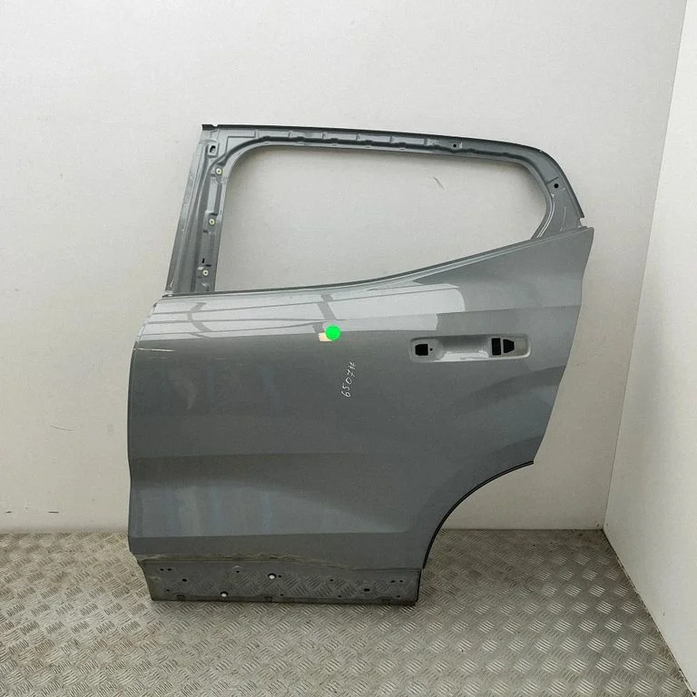 Aizmugurējās durvis 31345647