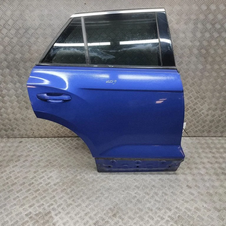 Aizmugurējās durvis 2GA833312L