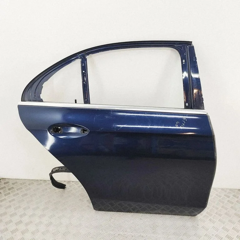 Aizmugurējās durvis A2137320210