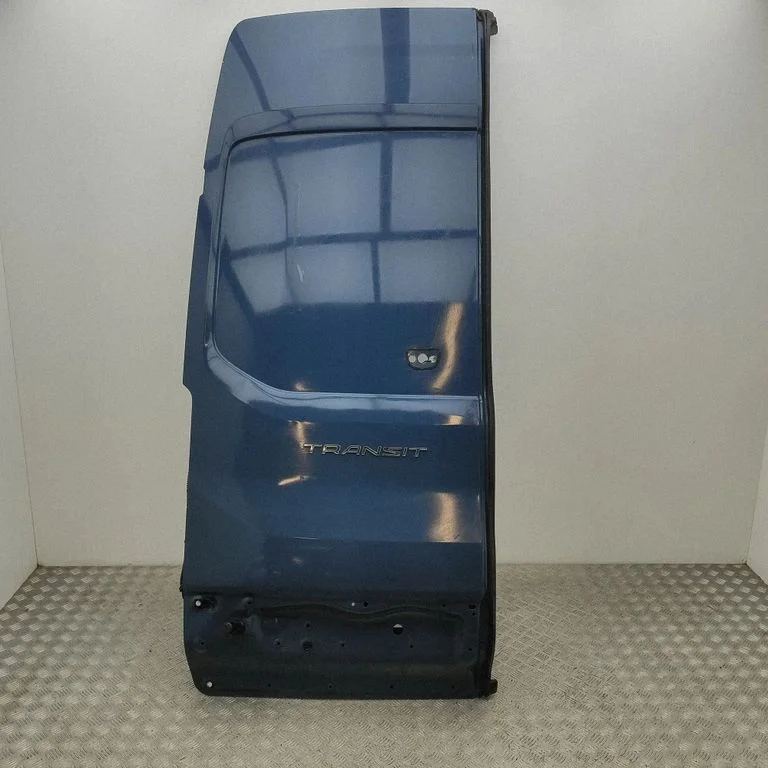Aizmugurējās durvis PBK31V40011CG