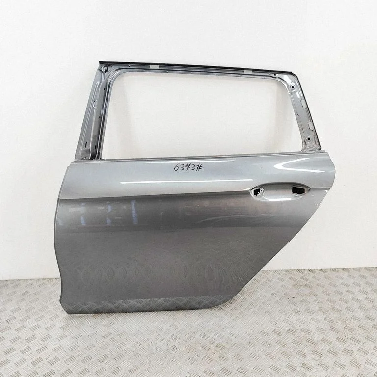 Drzwi tylne 3J0833051A