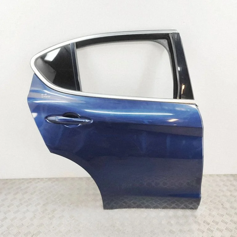 Aizmugurējās durvis 50539532