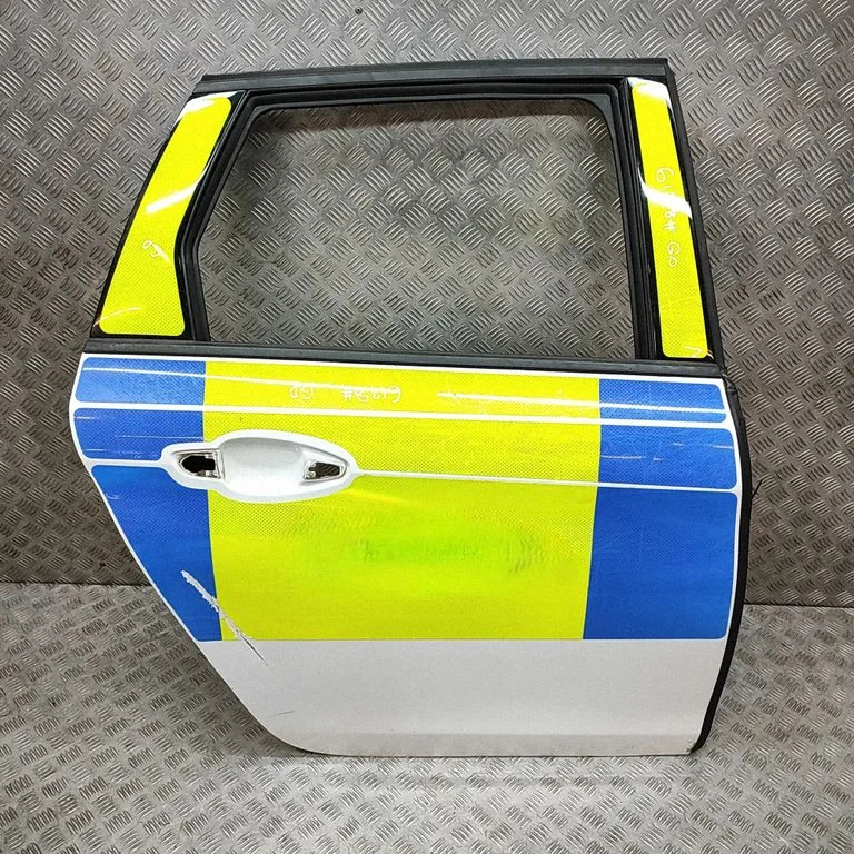Aizmugurējās durvis 9805267480