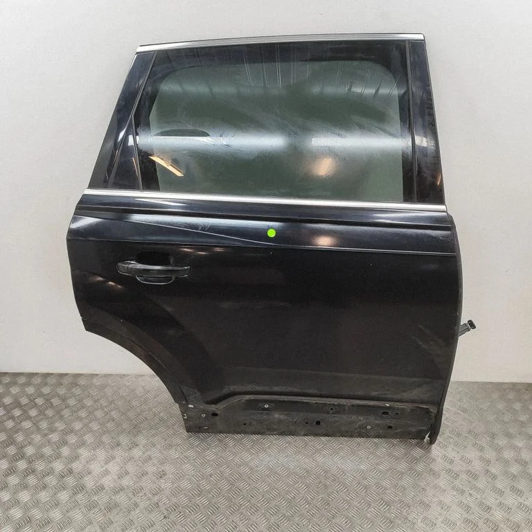 Aizmugurējās durvis 4M0833052E