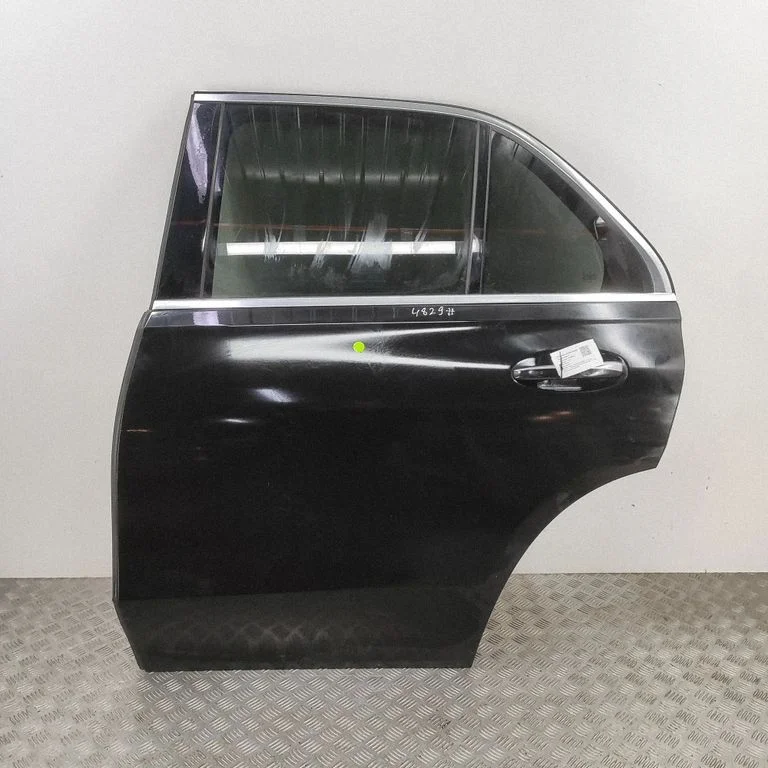 Aizmugurējās durvis A1677308111