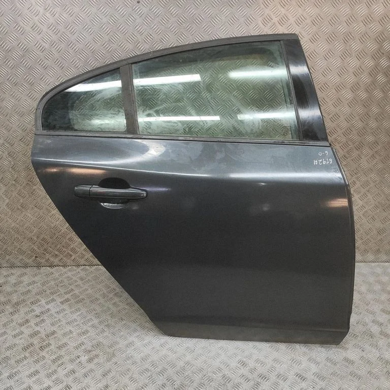 Aizmugurējās durvis 31298043