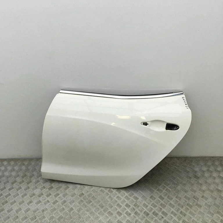 Aizmugurējās durvis 673001734