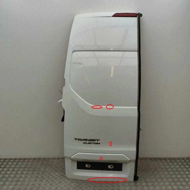 Aizmugurējās durvis PBK21V40011CF