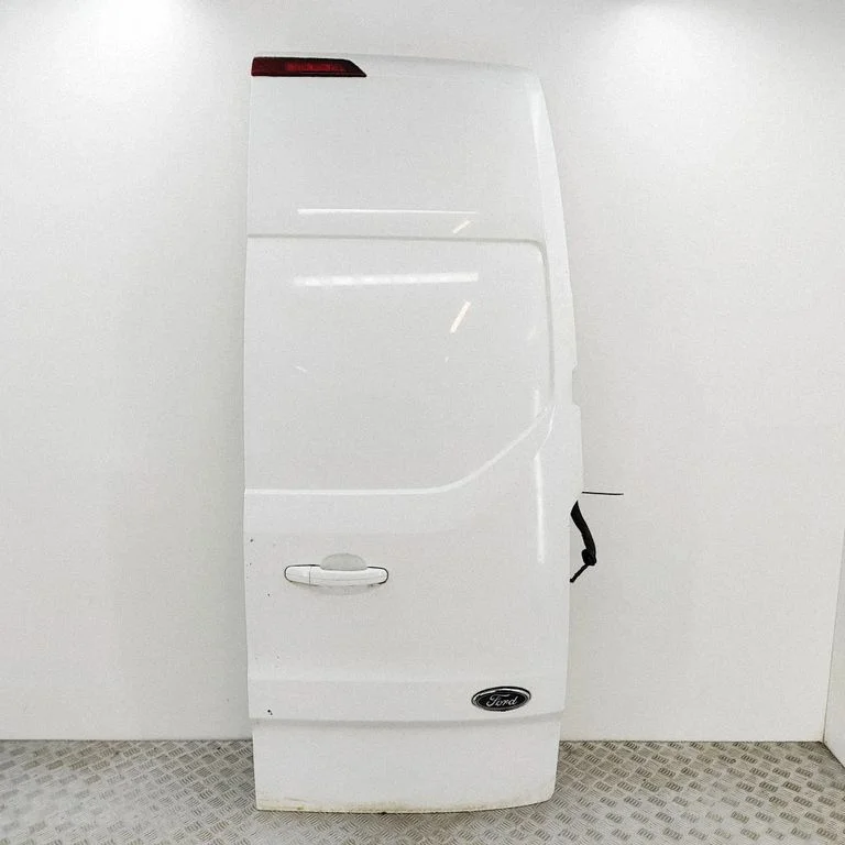 Aizmugurējās durvis PBK21V40010GA
