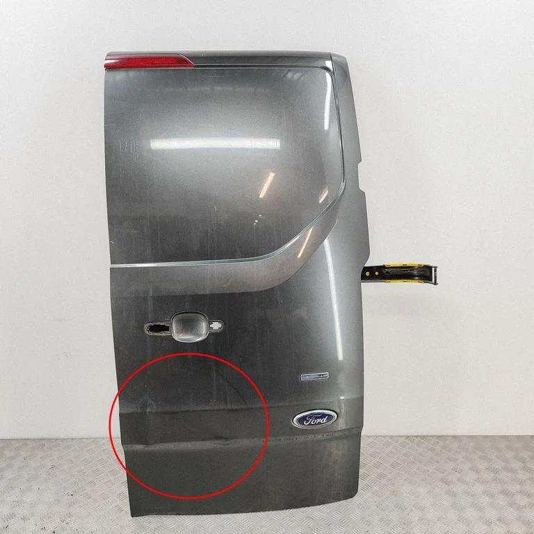 Aizmugurējās durvis PBK21V40010AD
