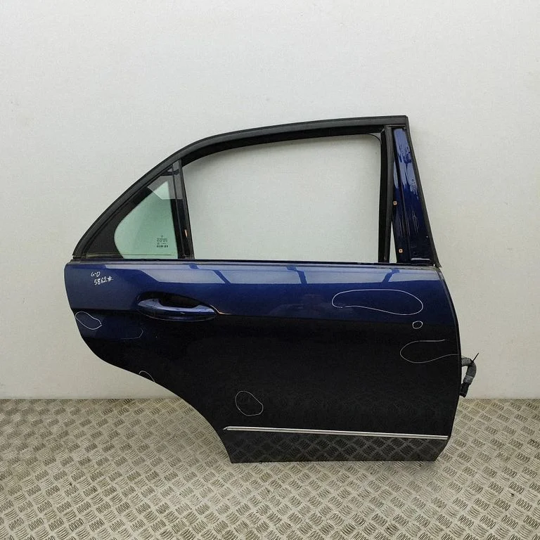 Aizmugurējās durvis A2127300205