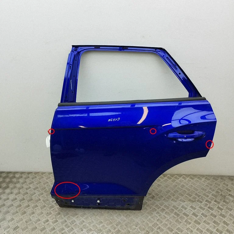 Aizmugurējās durvis 2GA833051AG