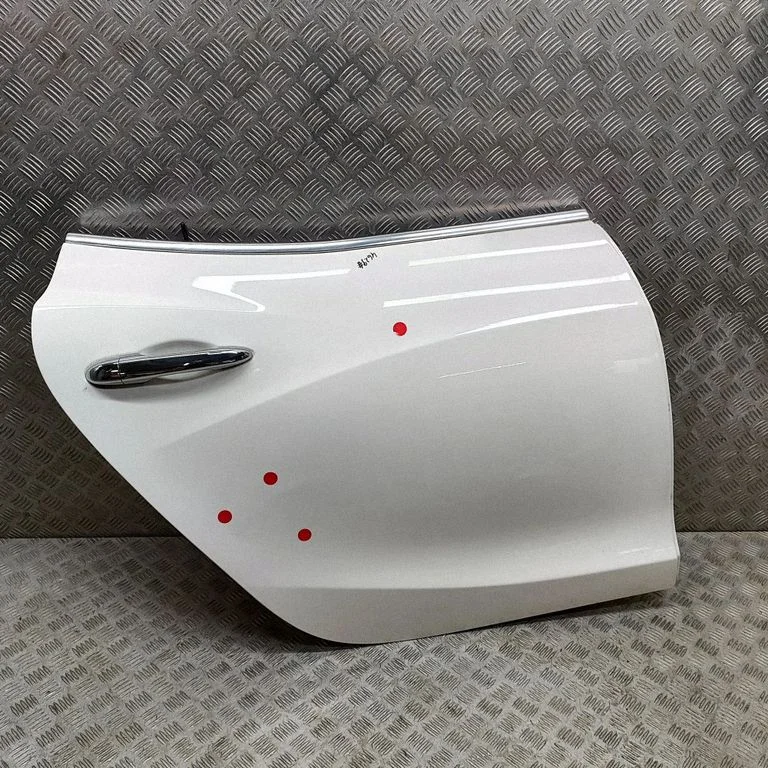 Aizmugurējās durvis 673008061