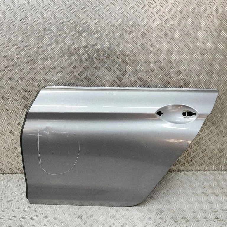 Aizmugurējās durvis 7294993