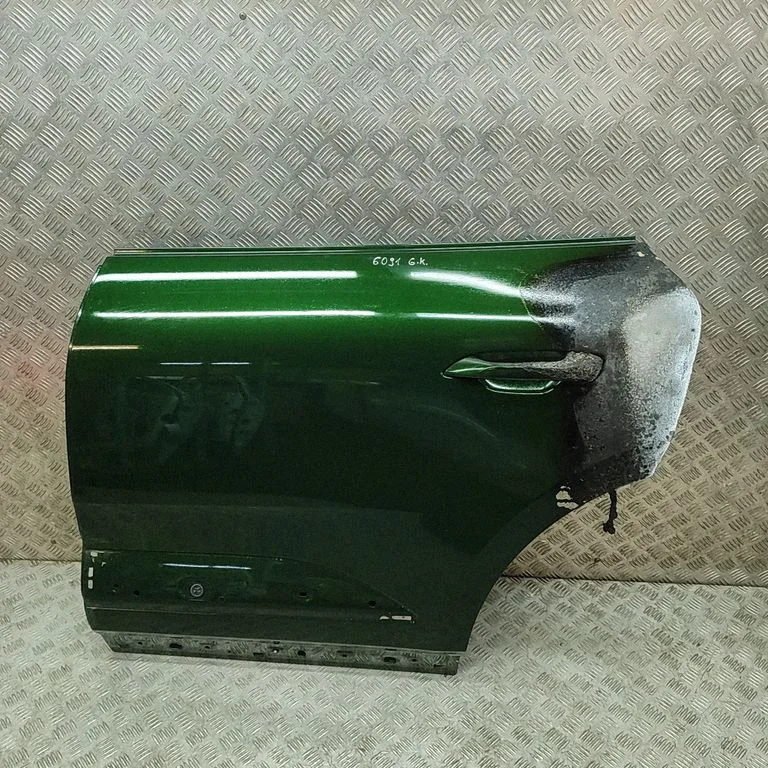 Rear door 95C833311