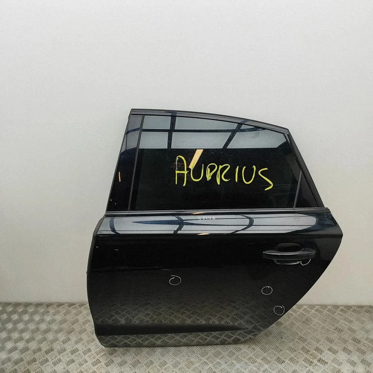 Aizmugurējās durvis 4G5833051